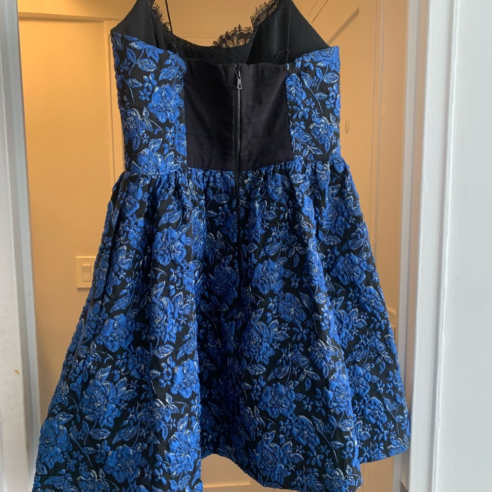 Alice + Olivia Royal Blue Floral Fit-and-Flare Dress with Lace Trim - Picture 2 of 5